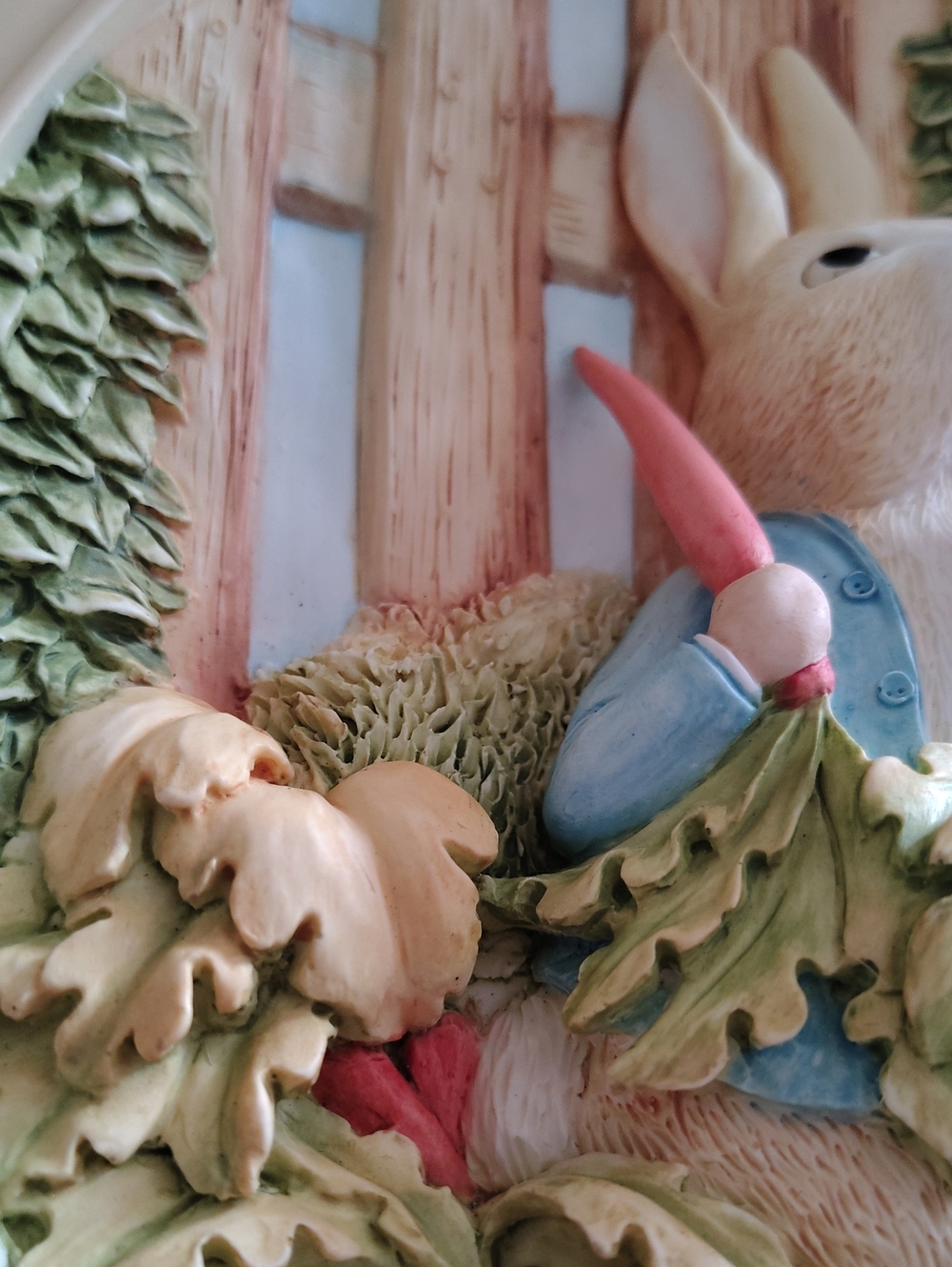 Peter Rabbit Decorative Plaque - Picture 4 of 5